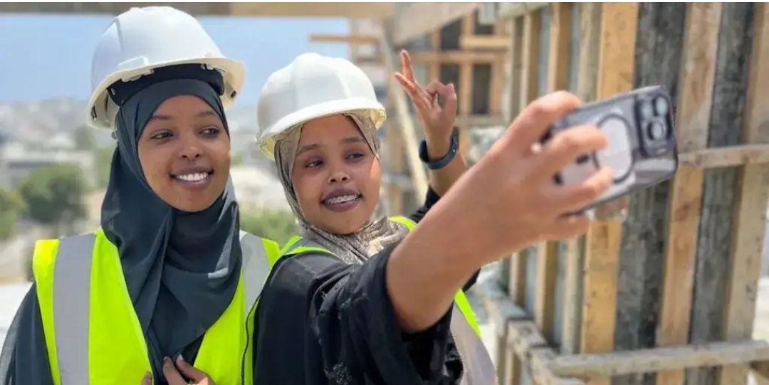 MOGADISHU RISES : BUILDING BOOM IGNITES HOPE 